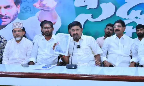 YV Ramireddy Criticizes MLA Sridhar Reddy for His Comments on Adala Prabhakar Reddy