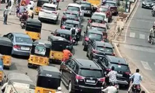 ‘Garuda Prasadam’ at Chilkur Balaji throws traffic haywire on Moinabad Road