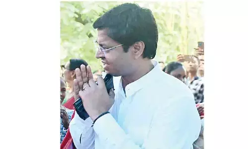 New Delhi: Hockey star Dilip Tirkey aims at scoring winning goal