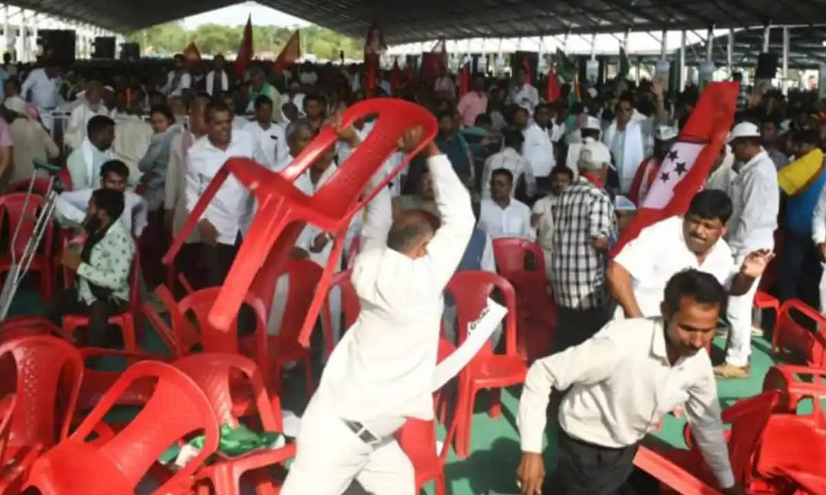 Ruckus at mega rally of INDIA alliance in Jharkhand, workers threw chairs at each other