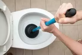 5 Effective Methods for Unclogging Your Toilet Bowl