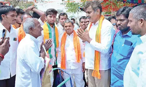 Ranjit Reddy is in a confused state, says Konda Vishweshwar