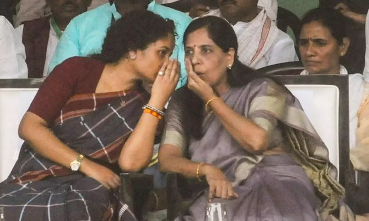 Sunita Kejriwal with jailed Hemant Sorens wife Kalpana Soren