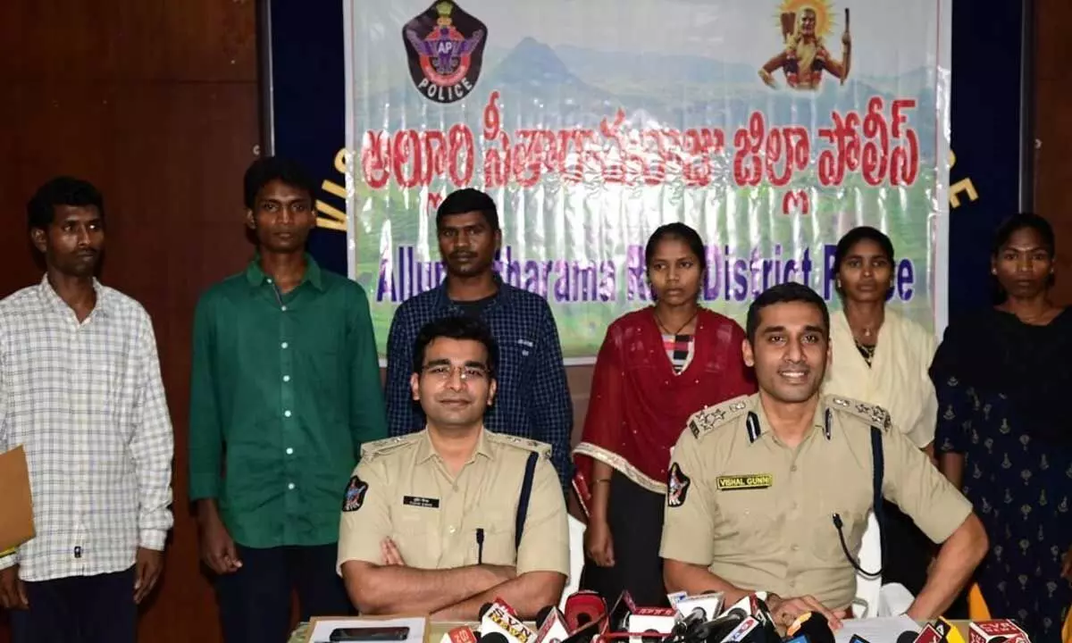 Six Maoists surrender before ASR police