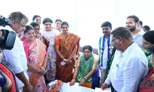 Botcha Jhansi Lakshmi files nomination