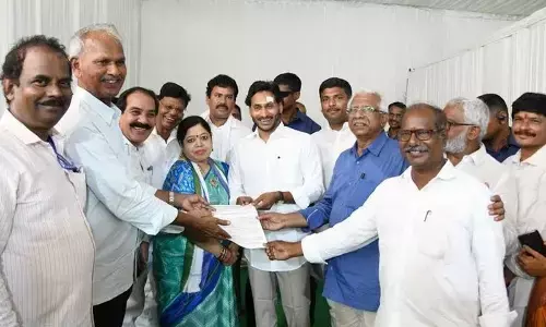 Visakha Ukku Parirakshana Porata Samithi representatives submitting a memorandum to Chief Minister YS Jagan Mohan Reddy in Visakhapatnam on Tuesday