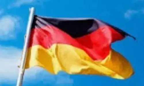 German far-rights top EU candidate to carry on despite aides arrest