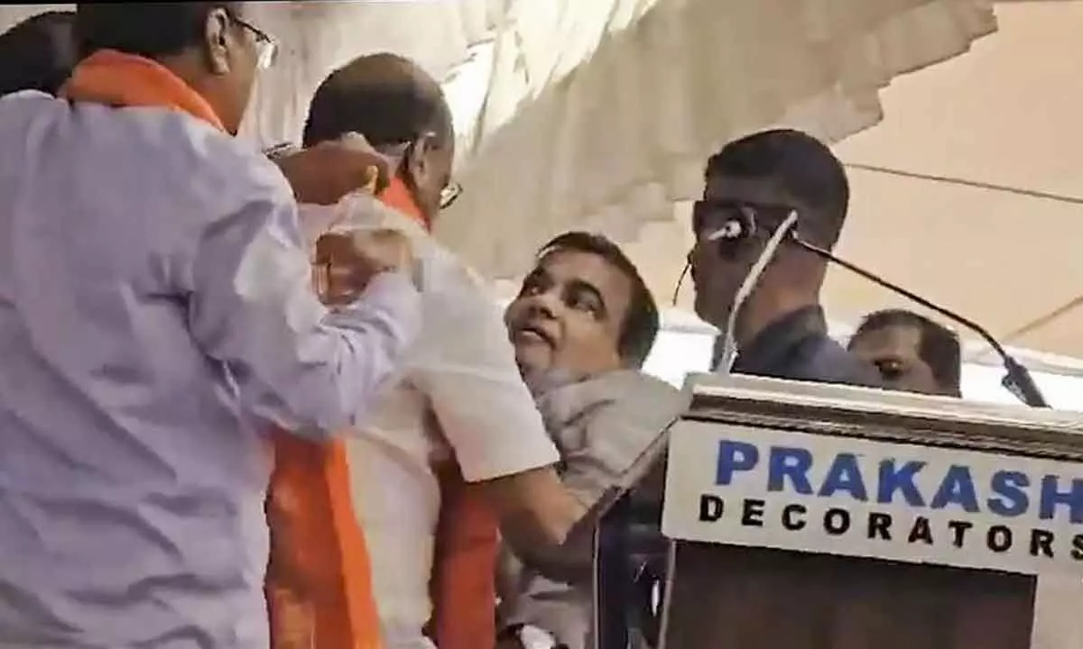 Nitin Gadkari faints at campaign rally