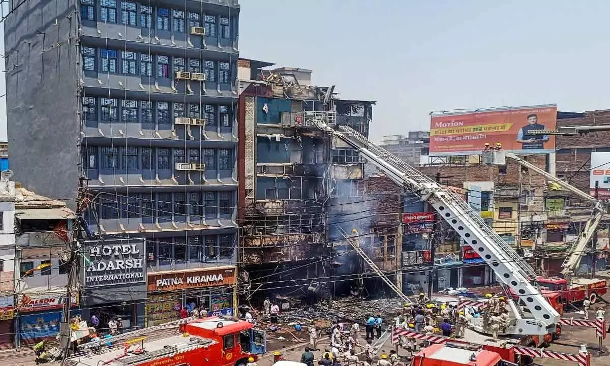 Fatal Fire Erupts In Hotel Near Patna Junction, Claims Six Lives