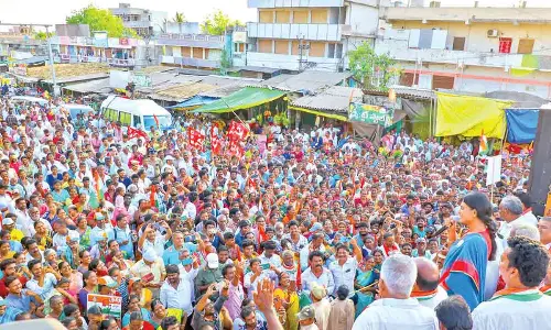 Vijayawada: ‘CM slept like Kumbhakarna without filling teacher posts’