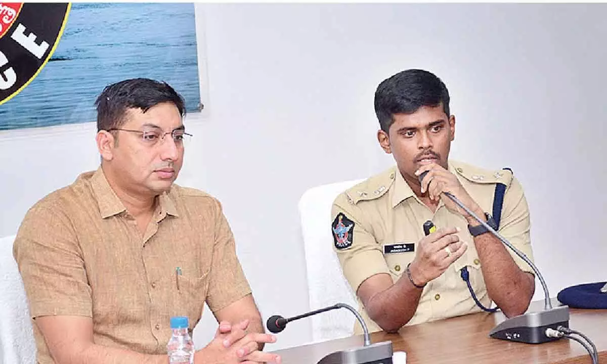 Special Police Observer reviews poll arrangements