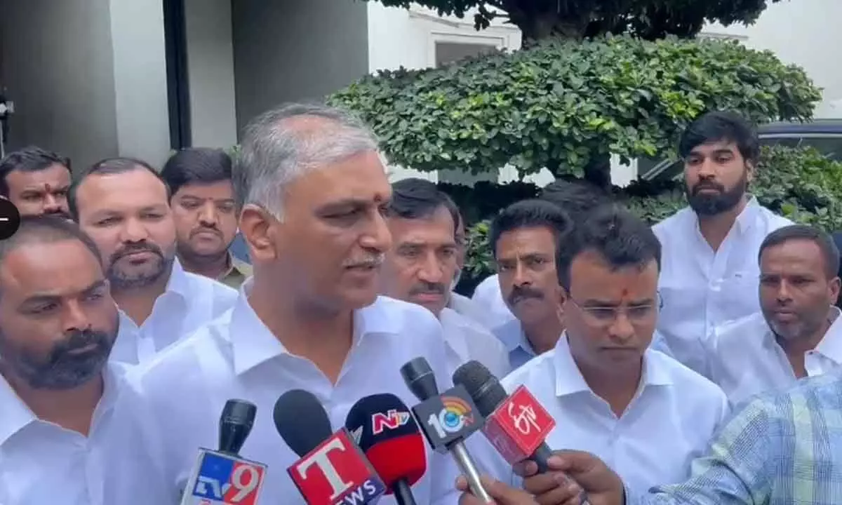 Tension escalates at Gun Park as Harish Rao arrives with resignation letter over farmer loan waiver