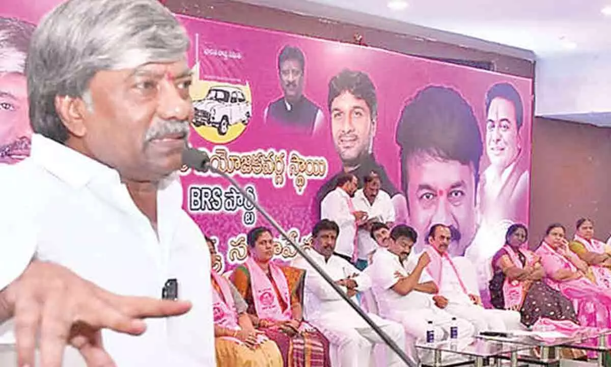 Hyderabad: Talasani campaigns for Padma Rao Goud