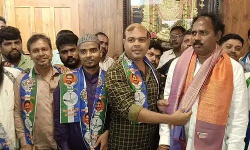 Bengali Goldsmiths Association Pledges Support for Vasupalli in Visakha South Constituency