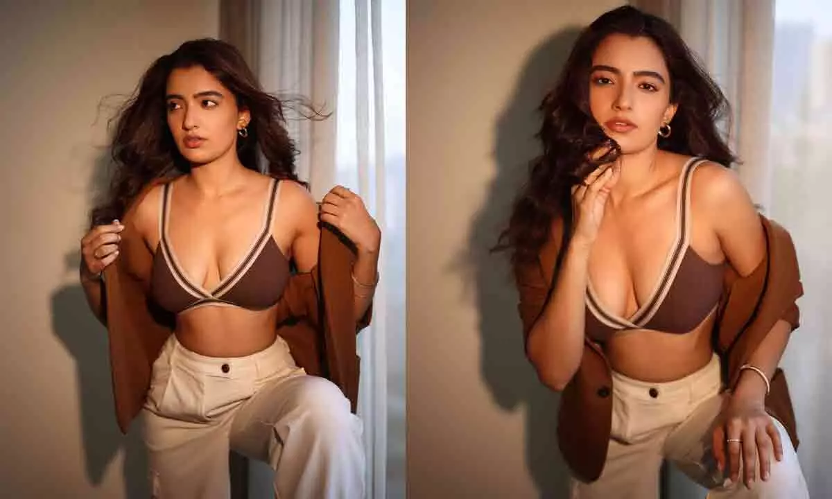 Rukhsar Dhillon’s sultry look sets social media abuzz