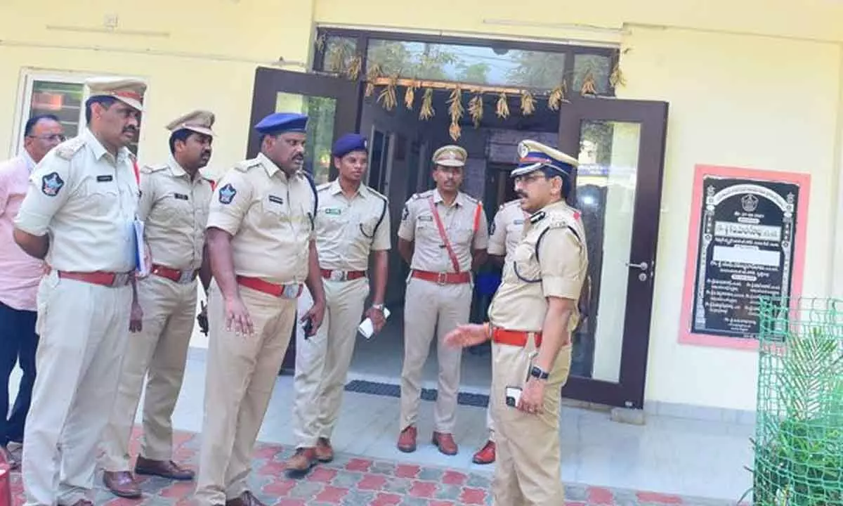 Vijayawada Commissioner of Police Ramakrishna visiting Jaggaiahpet police station on Sunday