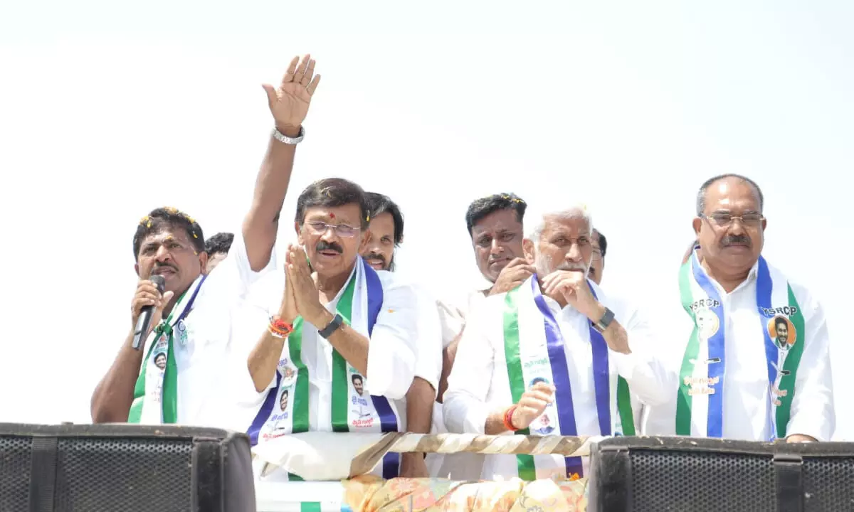 Massive Turnout and Enthusiasm for YCP Election Campaign in Warikuntapadu Mandal