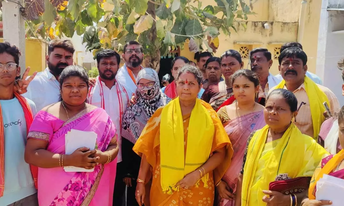 Kandikunta Venkataprasad Gains Strong Support in Kadiri Constituency Election Campaign
