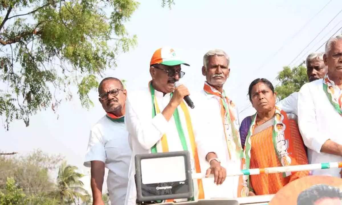 MLC Koochukulla Damodar Reddy campaigned to make MP candidate Mallu Ravi win