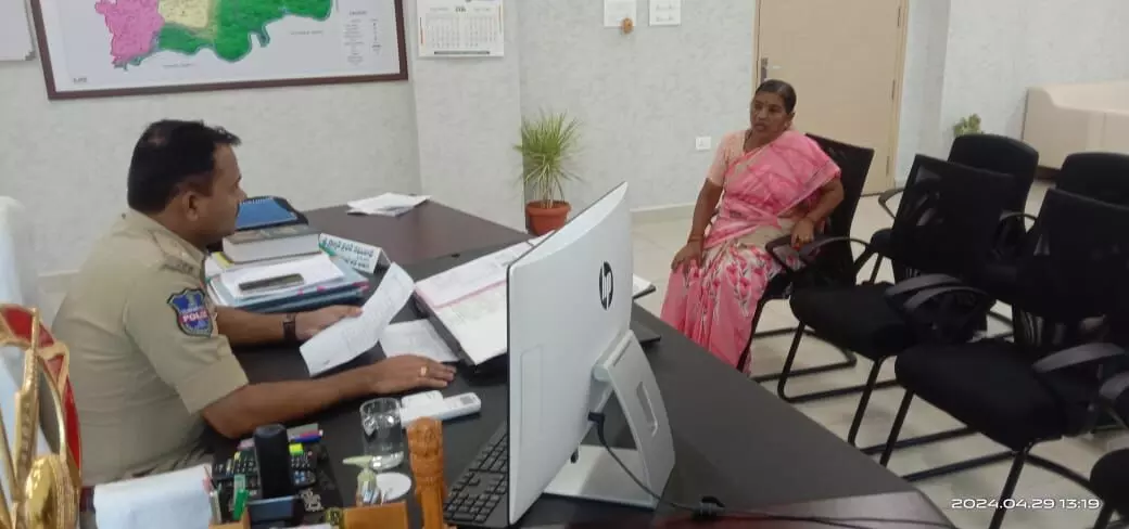 District SP Gaikwad received the complaints in the Police Grievance Cell