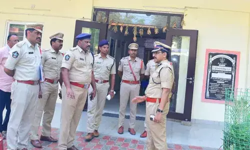 Vijayawada Commissioner of Police Ramakrishna visiting Jaggaiahpet police station on Sunday