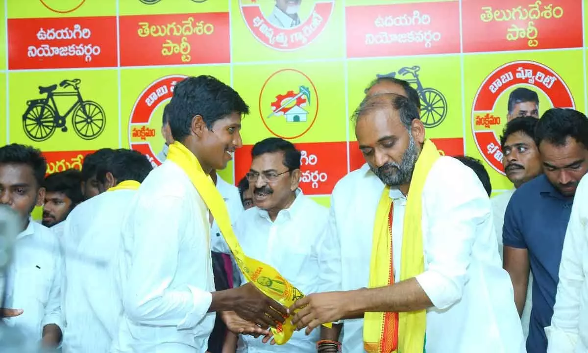 Former YCP Mandal Convenor and Society Chairman along with 1000 followers join TDP in Vinjamuru Mandal rally