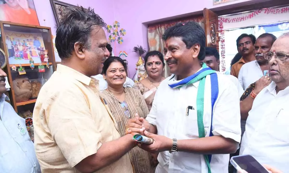 YSRCP Candidate Velampalli Seeks Votes in 25th Division of Vijayawada
