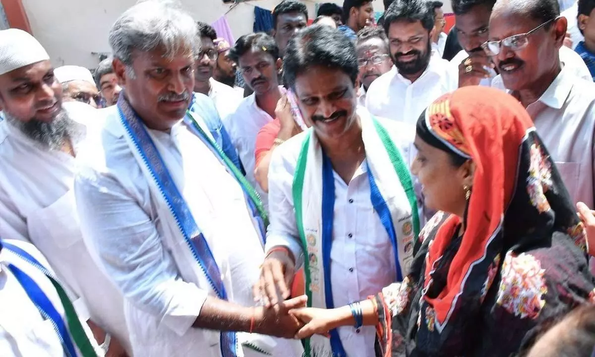 YSRCP West Assembly constituency candidate. Shaik Asif and MP constituency candidate Kesineni Srinivas (Nani) taking part in election campaign in Vijayawada on Tuesday  			    			           (Photo Ch Venkata Mastan)
