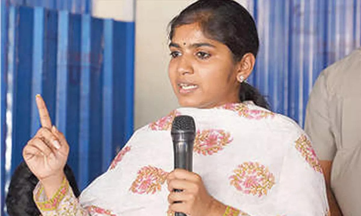 BRS looted Telangana, says MLA Yashaswini Reddy