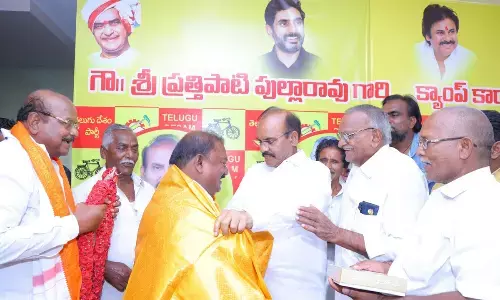Battineni Srinivasa Rao expresses gratitude to former Minister Prathipati Pullarao for felicitation