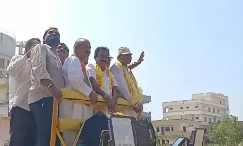 NDA Alliance Candidate Kavya Krishna Reddy Receives Warm Welcome in Bapuji Nagar, Promises Development