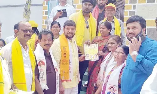 TDP candidate for Guntur East Assembly constituency Md Nazeer Ahmed conducting door-to-door campaign in Guntur on Thursday