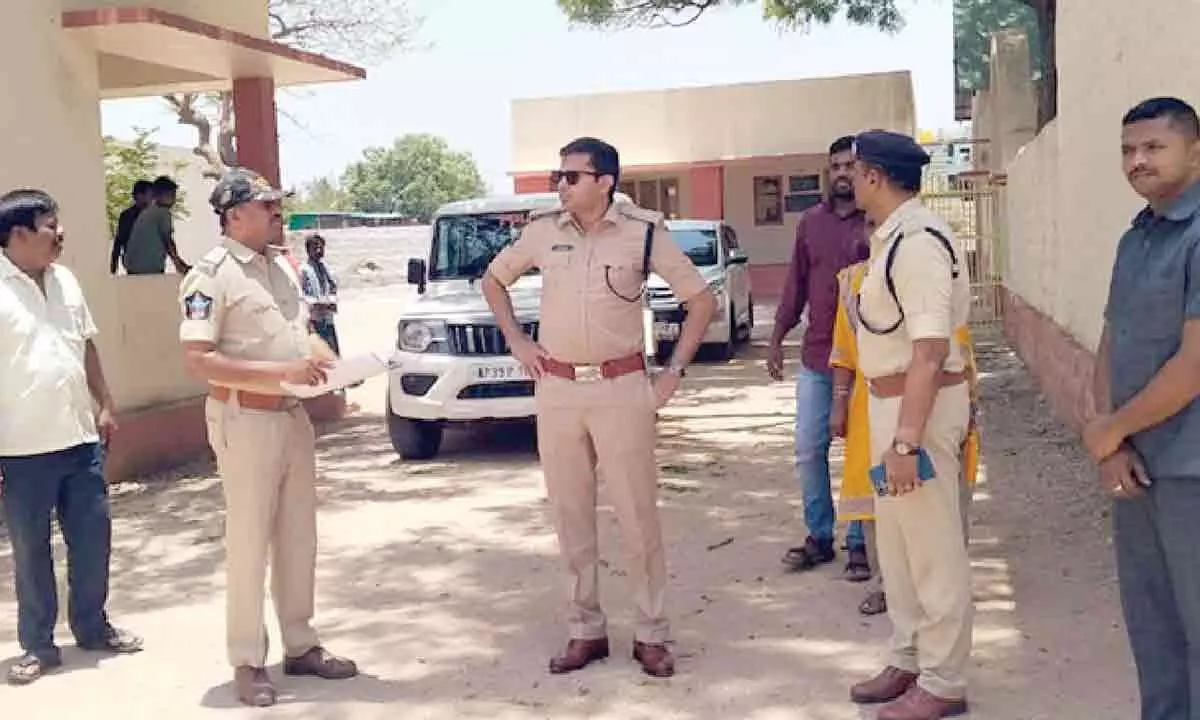 Ensure tight security at sensitive areas says SP Amit Bardar