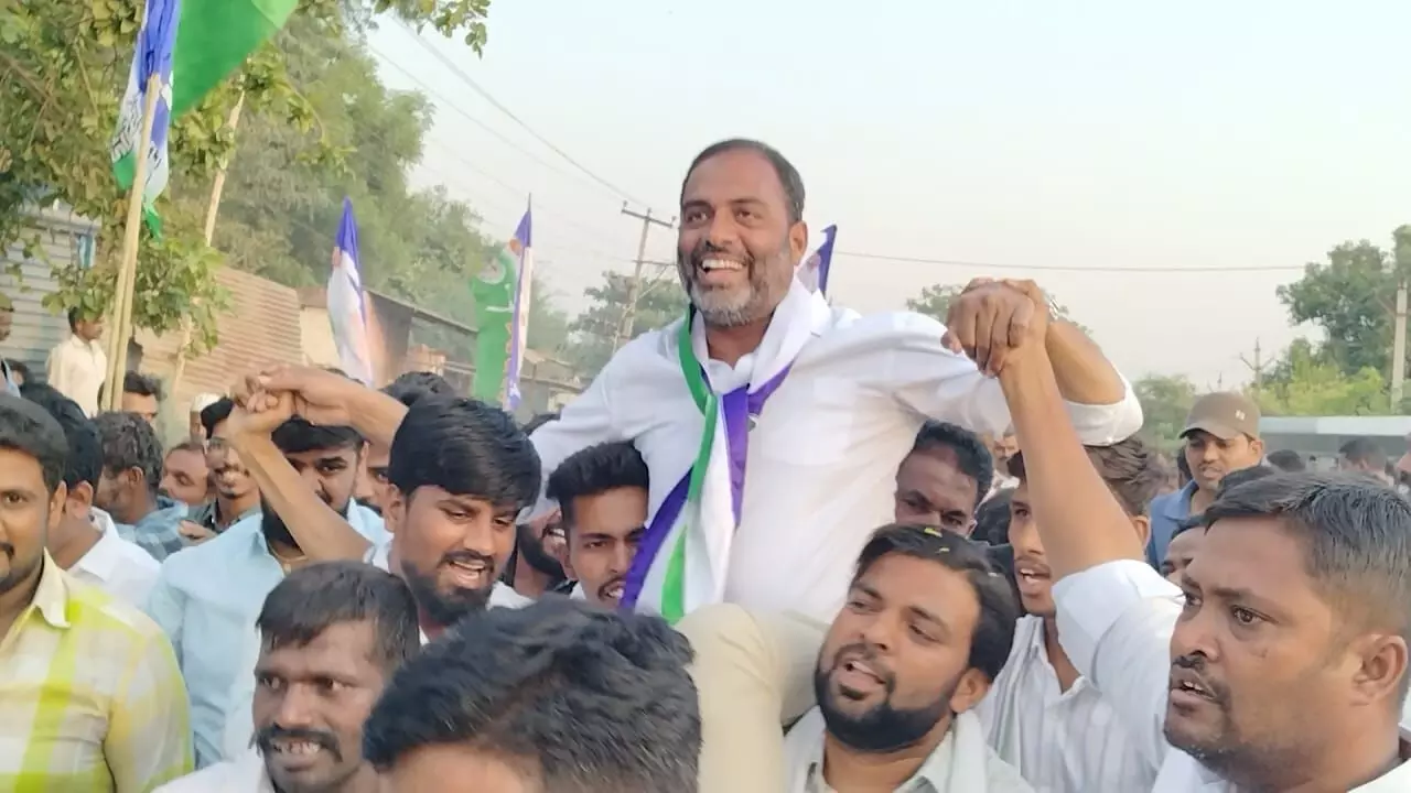 Kutagula villagers show love and support for YSR Congress leaders during election campaign