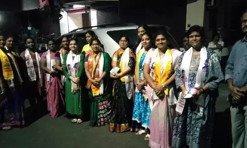 NDA  MLA Candidates Wife Campaigns in Visakha South Constituency