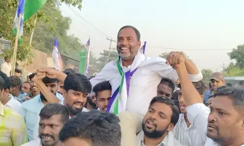 Kutagula villagers show love and support for YSR Congress leaders during election campaign