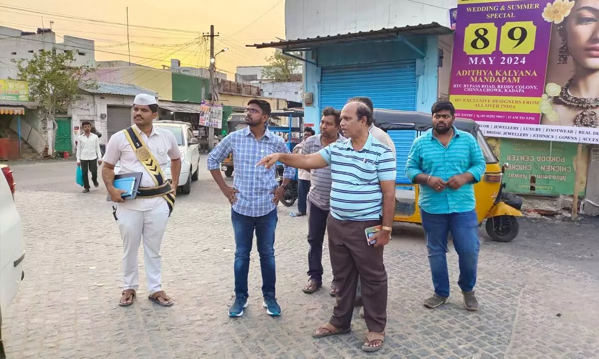 Kadapa Municipal Commissioner Inspects Various Development Projects in the City