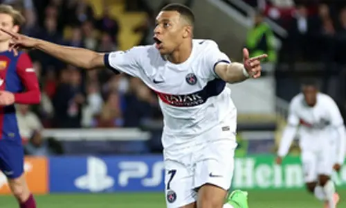 PSGs Mbappe walks off when asked about Real Madrid after Champions League loss