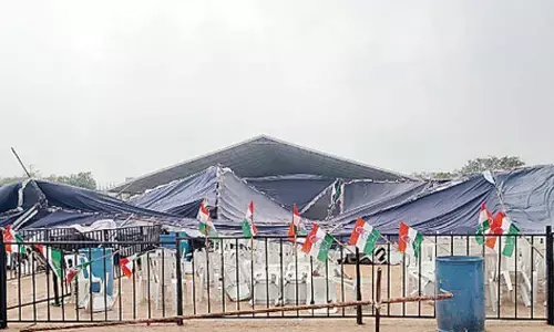 Gusty winds, rains lash Karimnagar