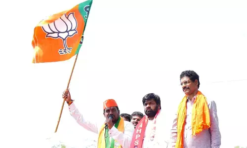 Bharath Prasad urges Bar association to vote for Lotus