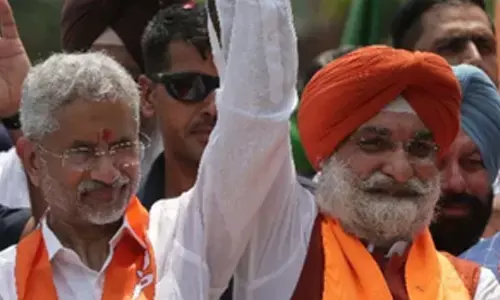 Accompanied by EAM Jaishankar, diplomat-turned-politician Sandhu files nomination from Amritsar