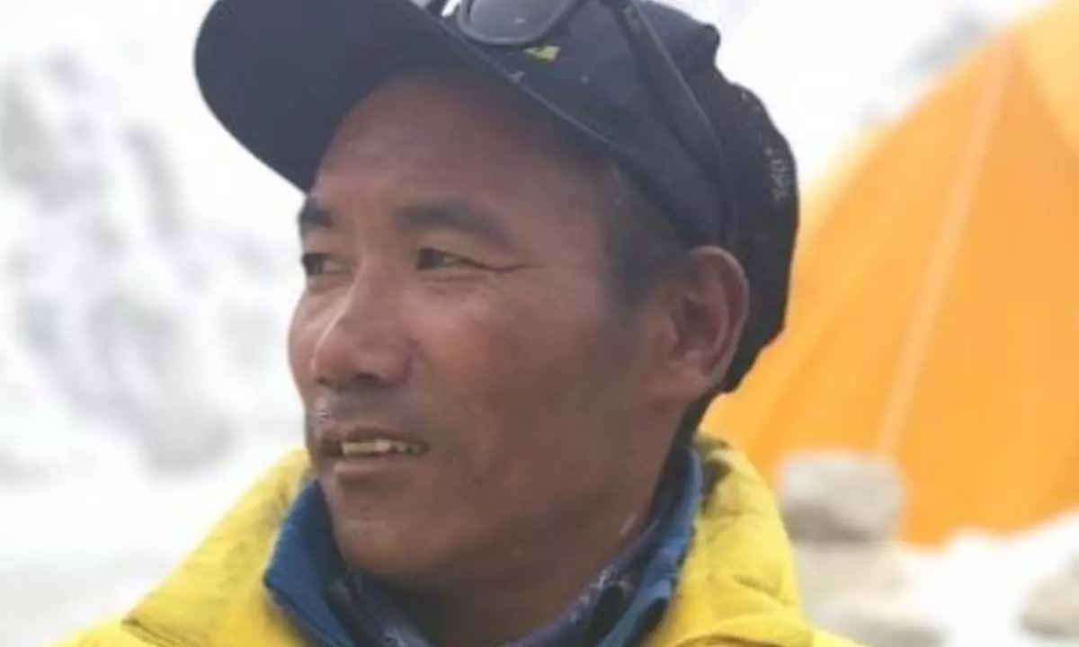 Nepals Kami Rita Sherpa scales Mt. Everest for record 29th time