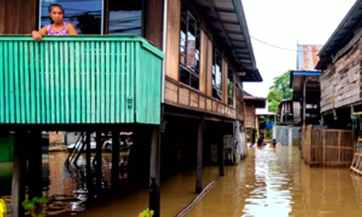Death toll in Indonesias flash flood rises to 34