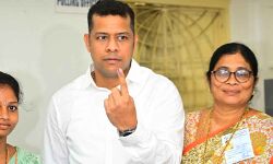 Dr. BR Ambedkar Konaseema district collector Himanshu Shukla cast his vote in Amalapuram