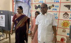 In Kirlampudi village of Kakinada district, former minister YSP leader Mudragada Padmanabham along with his family exercised their right to vote. Mudragadas family members greeted people outside the polling station.