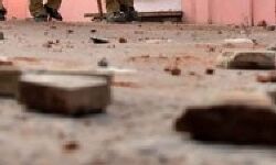 Tadipatri YSRCP TDP workers clash stone pelting was there. Polling was peaceful since morning but by noon attack took place in Om Santi Nagar. Few TDP workers were injured. JC Prabhakar Reddy spoke to SP and additional forces were sent there