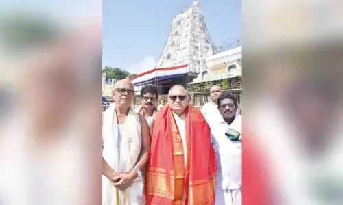 AP High Court judges offer prayers at Tirumala