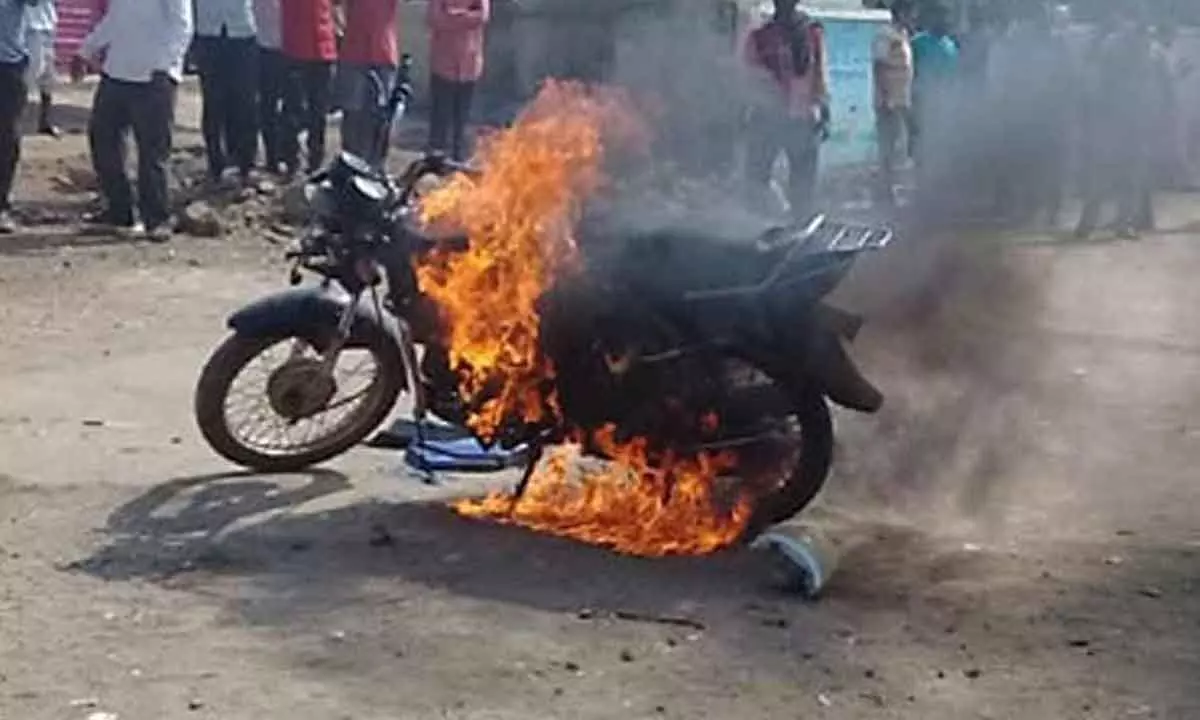 Hyderabad: Another man dies of injuries in motorcycle explosion