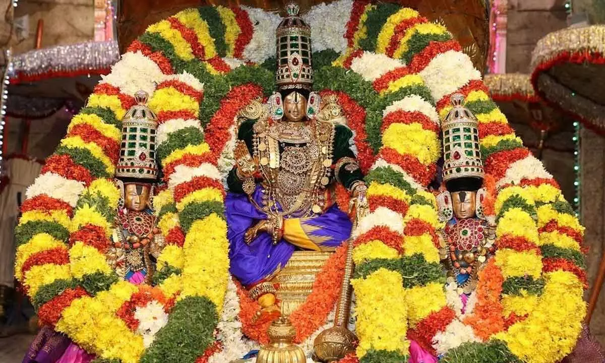 Tirupati: Lord rides on Pedda Sesha Vahanam