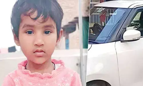 Kid suffocates to death, parents forget her in car